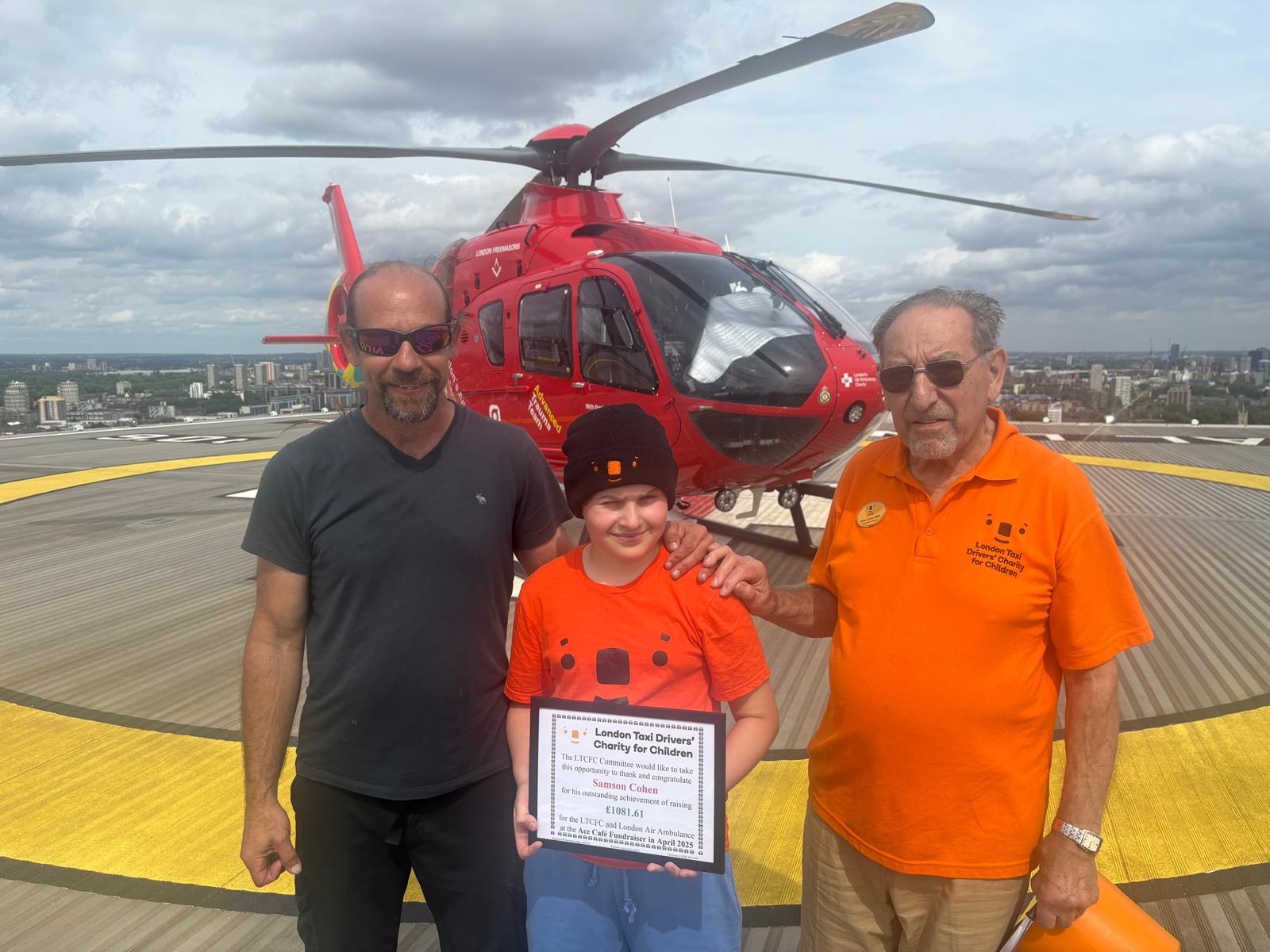 Samson visits the London Air Ambulance – LTCFC